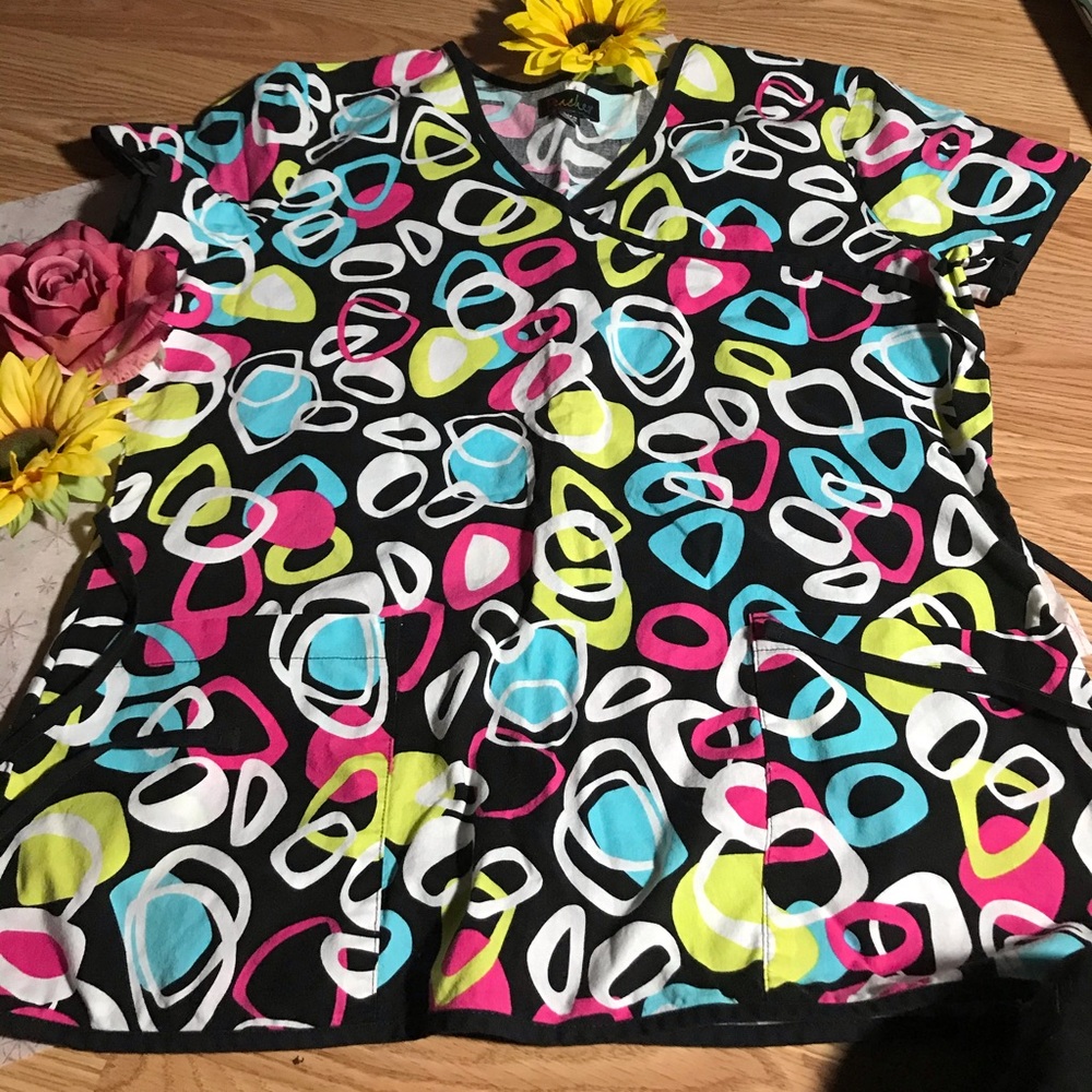 🆕🎉🛍Medium scrub top blouse 🛍👚